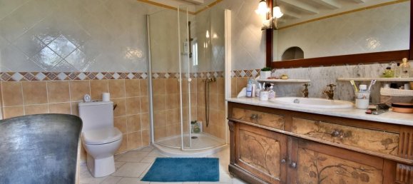 4 bedrooms House in Issou, France No. 131381 8