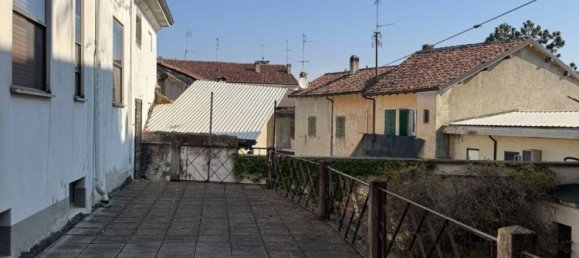 Casa de 6 dormitorios en Mede, Italy No. 364831 4