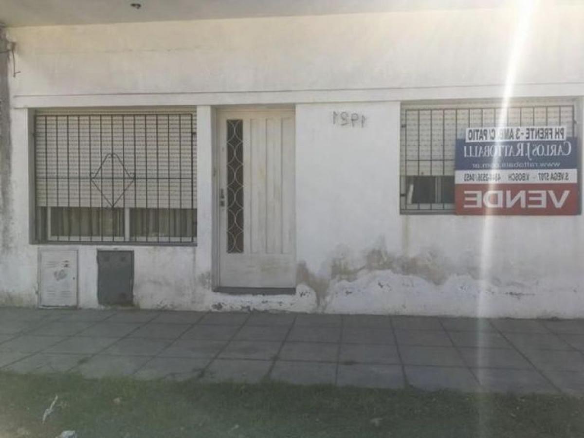 2 bedrooms House in Tres de Febrero, Argentina No. 51563