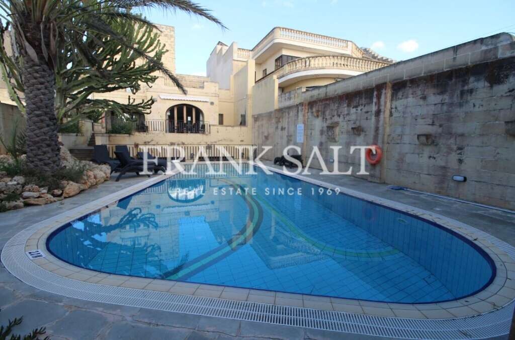 6 bedrooms House in Gharb, Malta No. 706
