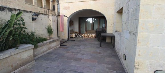 6 bedrooms House in Gharb, Malta No. 706 7