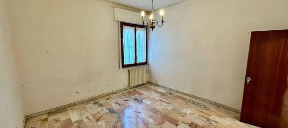 6 rooms Apartment in Siena, Italy No. 73080 2