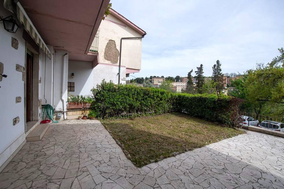 6 rooms Apartment in Siena, Italy No. 73080