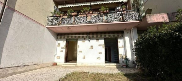 6 rooms Apartment in Siena, Italy No. 73080 4