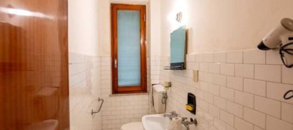 6 rooms Apartment in Siena, Italy No. 73080 14