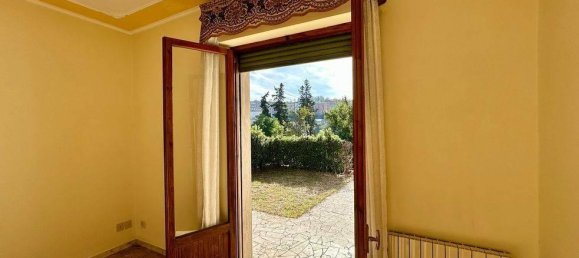 6 rooms Apartment in Siena, Italy No. 73080 3
