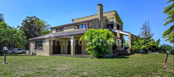 5 bedrooms Villa in Fermo, Italy No. 60284 6