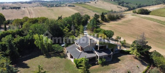 5 bedrooms Villa in Fermo, Italy No. 60284 2