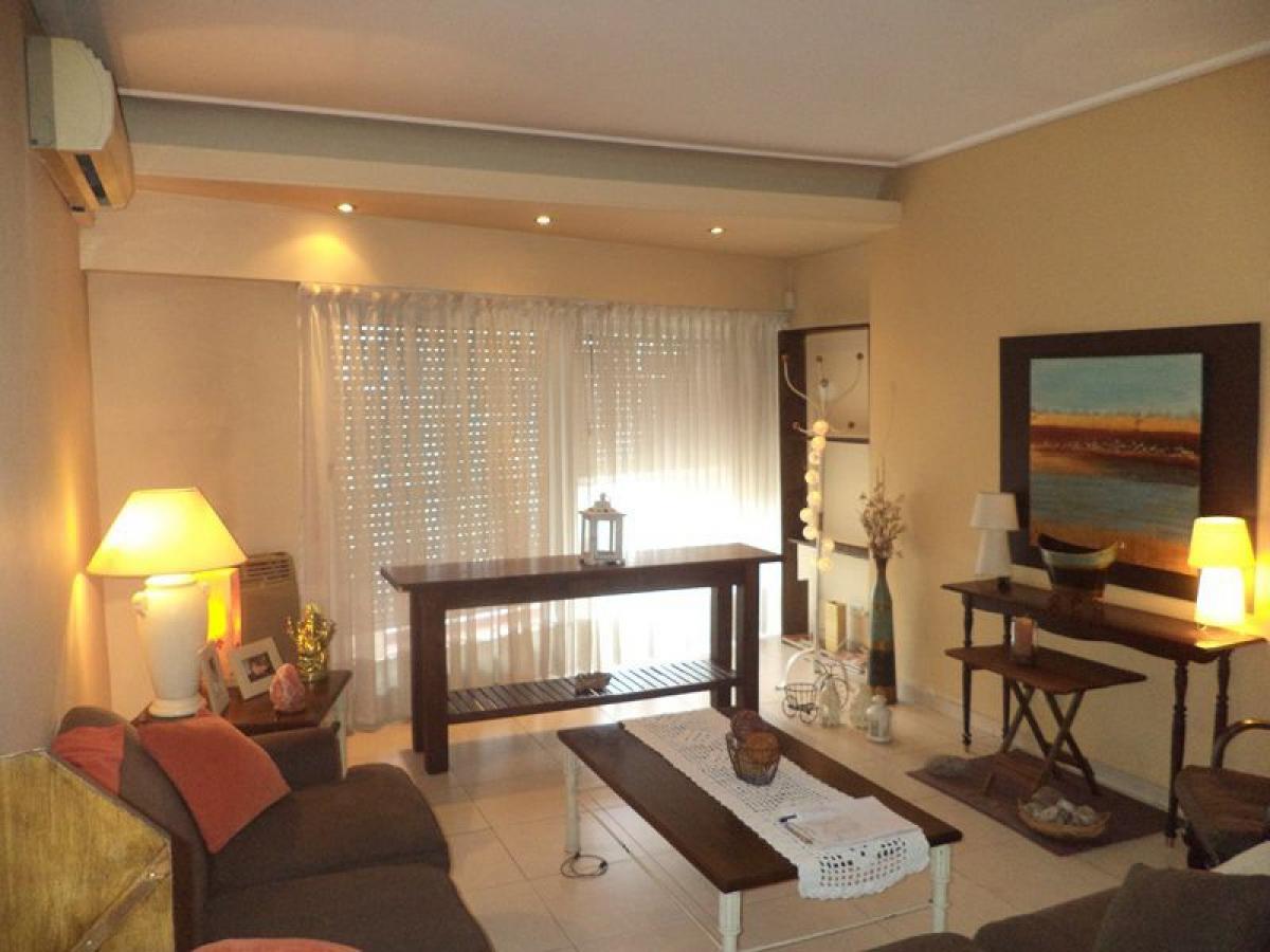5 bedrooms Apartment in Buenos Aires, Argentina No. 88673