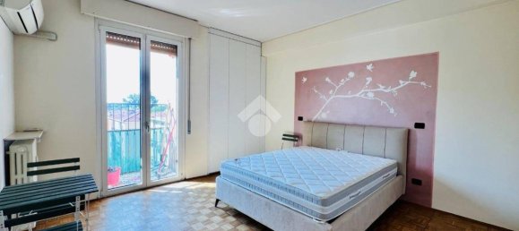 Квартира с 2 спальнями в Мантуя, Италия № 380844 3