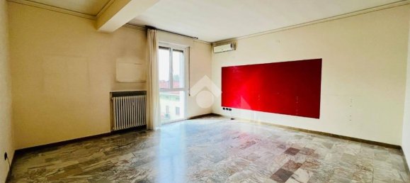 Квартира с 2 спальнями в Мантуя, Италия № 380844 2