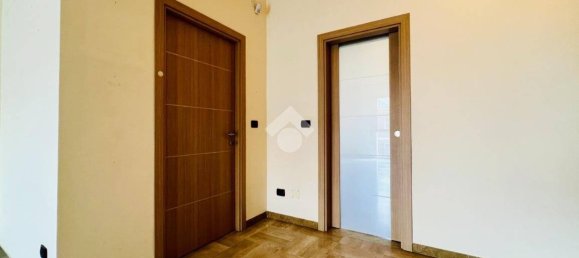 Квартира с 2 спальнями в Мантуя, Италия № 380844 12