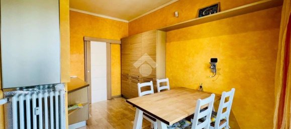 Квартира с 2 спальнями в Мантуя, Италия № 380844 20