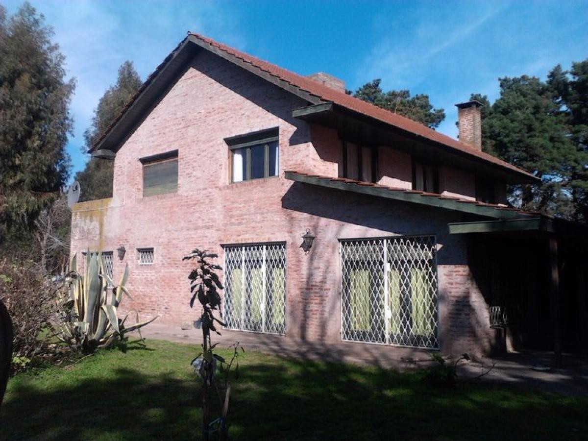 4 bedrooms House in Mar del Plata, Argentina No. 68513