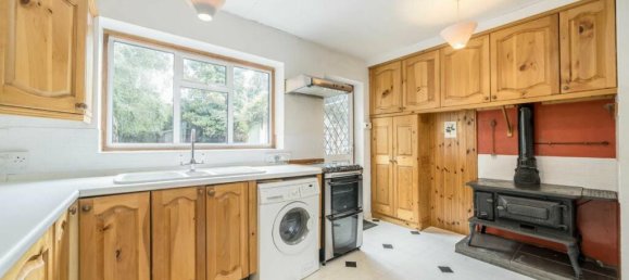 3 bedrooms House in Sunbury-on-Thames, United Kingdom No. 10188 3