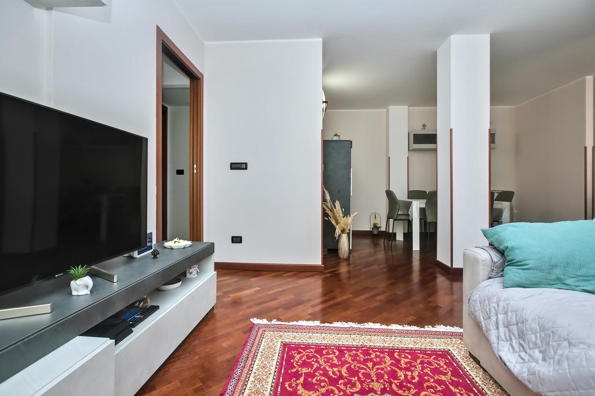 3 rooms Apartment in Genoa, Italy No. 391447