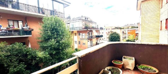 Квартира с 2 комнатами в Рим, Италия № 40409 7