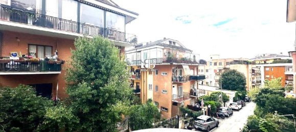 Квартира с 2 комнатами в Рим, Италия № 40409 8