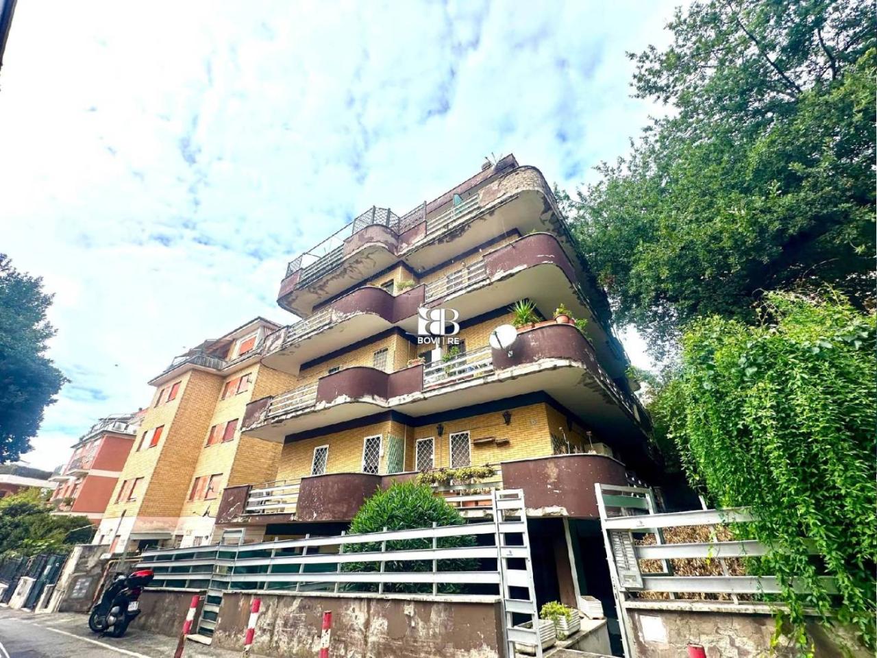 Квартира с 2 комнатами в Рим, Италия № 40409