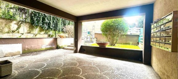 Квартира с 2 комнатами в Рим, Италия № 40409 9