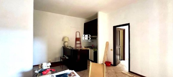 Квартира с 2 комнатами в Рим, Италия № 40409 4