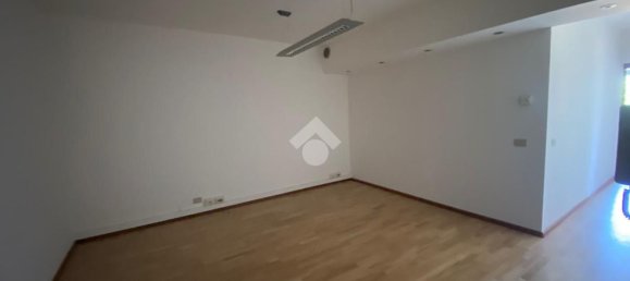 100m² Office in Reggio Emilia, Italy No. 224809 12