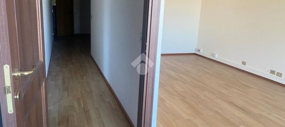 100m² Office in Reggio Emilia, Italy No. 224809 10