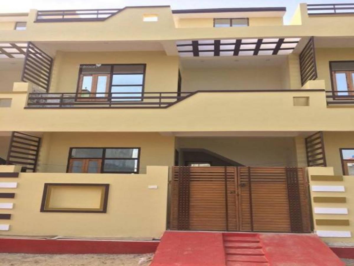 2 bedrooms House in Lucknow, India No. 11019
