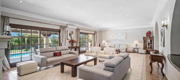 9 bedrooms Villa in Cancelada, Spain No. 3034 4