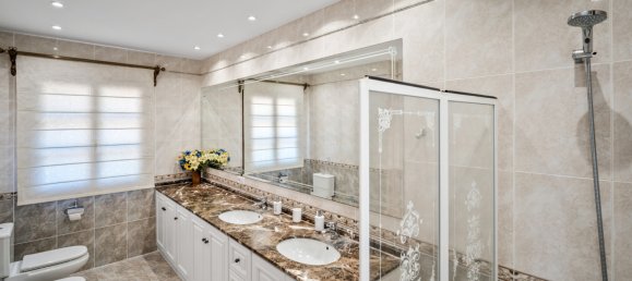 9 bedrooms Villa in Cancelada, Spain No. 3034 12