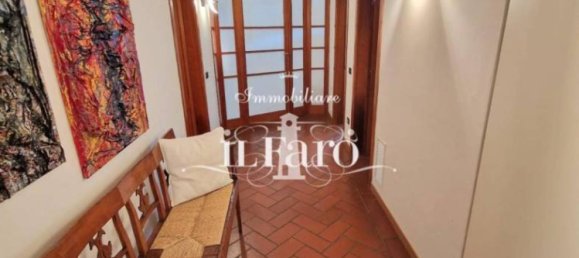 3 bedrooms Apartment in Campi Bisenzio, Italy No. 324452 9