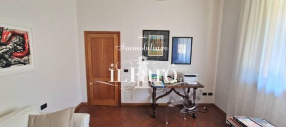 3 bedrooms Apartment in Campi Bisenzio, Italy No. 324452 17