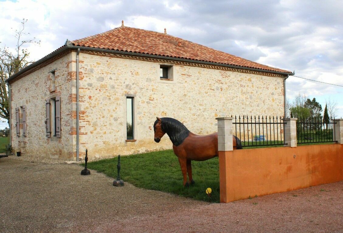 Casa de 3 dormitorios en Valence, France No. 353891