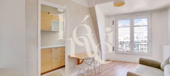 1 bedroom Apartment in Paris, France No. 310383 2