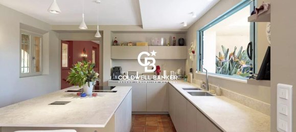 Villa de 6 dormitorios en Saint-Tropez, France No. 303957 4