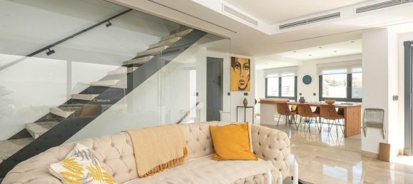 3 bedrooms Townhouse in Fuengirola, Spain No. 179053 2