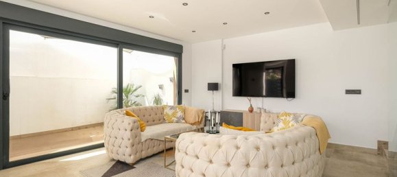 3 bedrooms Townhouse in Fuengirola, Spain No. 179053 10