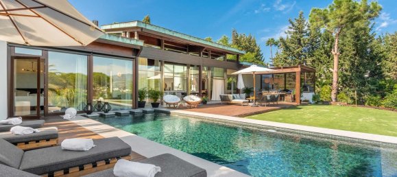 5 bedrooms Villa in Marbella, Spain No. 19002 4