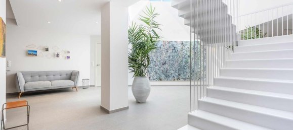 5 bedrooms Villa in Marbella, Spain No. 19002 14