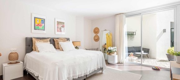 5 bedrooms Villa in Marbella, Spain No. 19002 18