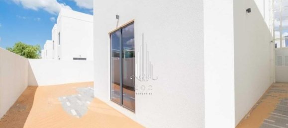 Villa T4 em Yas Island, UAE N.º 44411 14