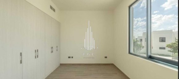 Villa T4 em Yas Island, UAE N.º 44411 5