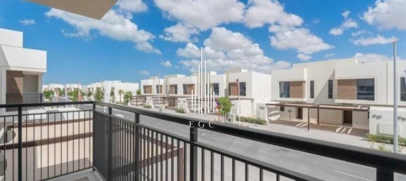 Villa T4 em Yas Island, UAE N.º 44411 22