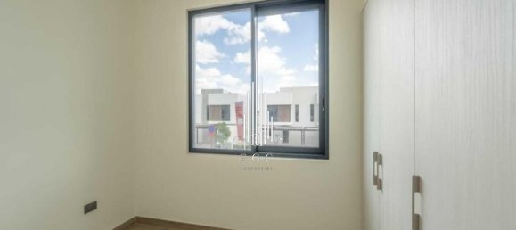 Villa T4 em Yas Island, UAE N.º 44411 11