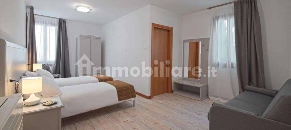 4 bedrooms Apartment in Venice, Italy No. 20316 7