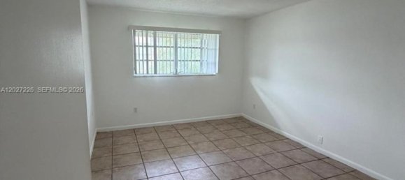 1 dormitorio propiedad comercial en alquiler en Miami, Miami-Dade, Florida, USA № 615231 3