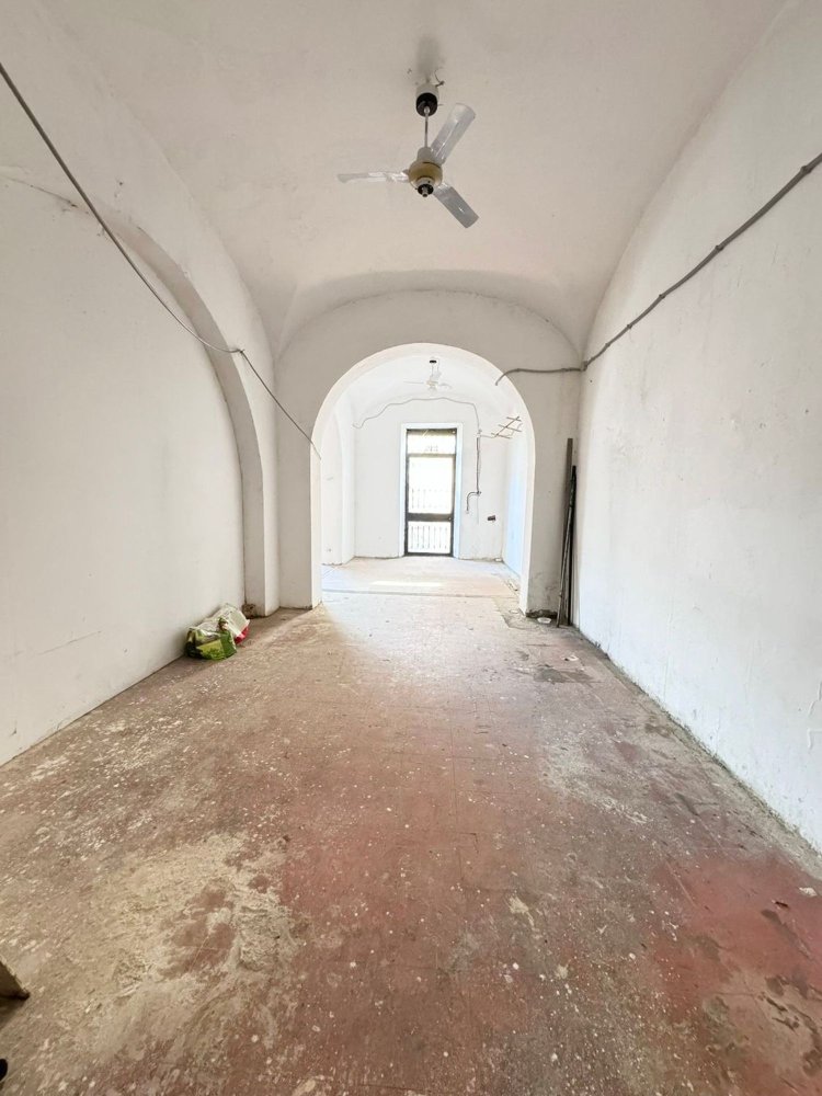 150m² Commercial property in Rome, Italy No. 152862