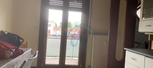 3 rooms Apartment in Fiorenzuola d'Arda, Italy No. 177885 8