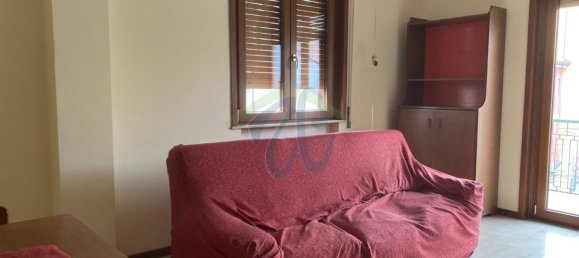 3 rooms Apartment in Fiorenzuola d'Arda, Italy No. 177885 4
