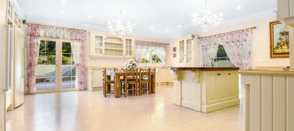 6 bedrooms Villa in Cadiz, Spain No. 84811 27